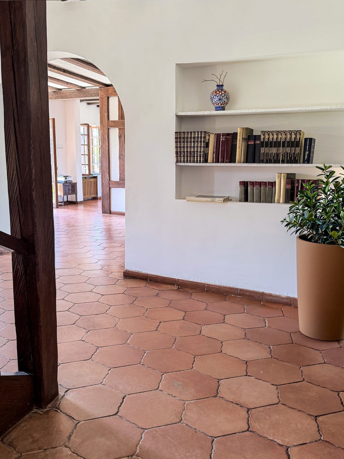 Uno spazio interno luminoso della Casa di Stefano